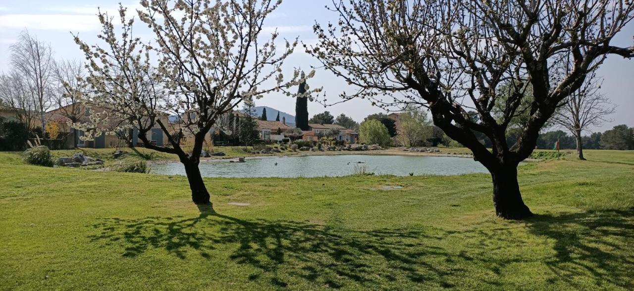 Charmant T2 Climatise Avec Belle Vue , Golf De Pont-Royal マルモール エクステリア 写真