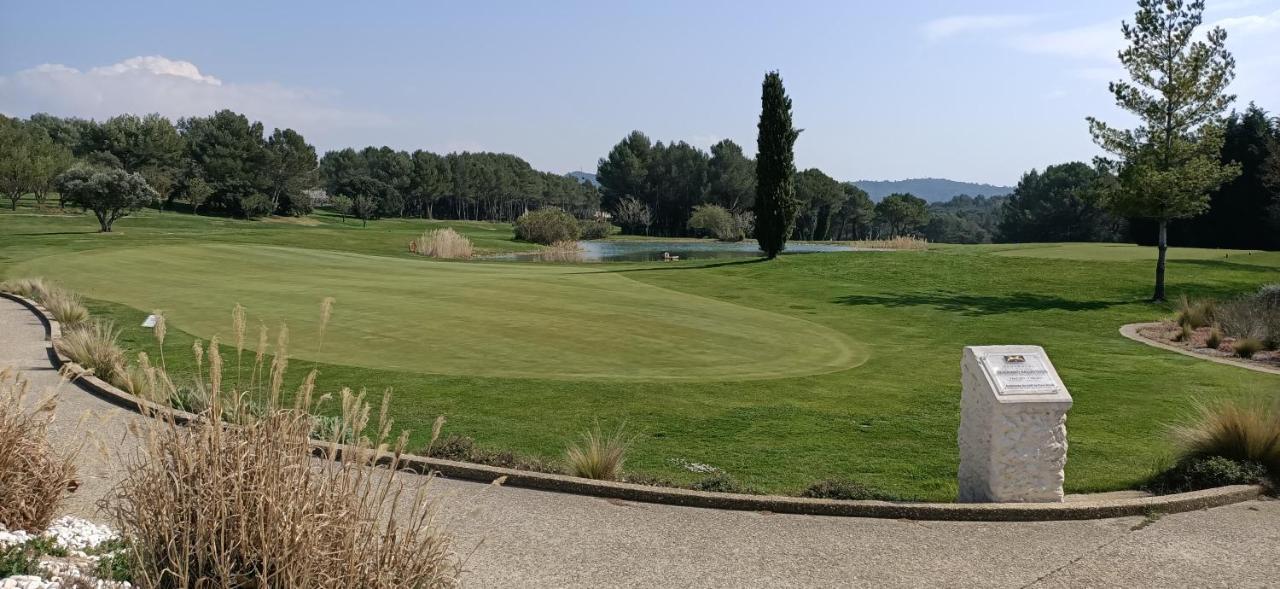 Charmant T2 Climatise Avec Belle Vue , Golf De Pont-Royal マルモール エクステリア 写真